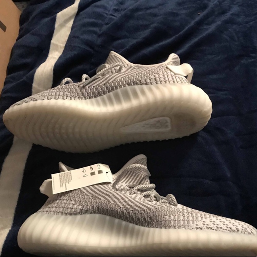 Yeezy static’s - Picture 2 of 4